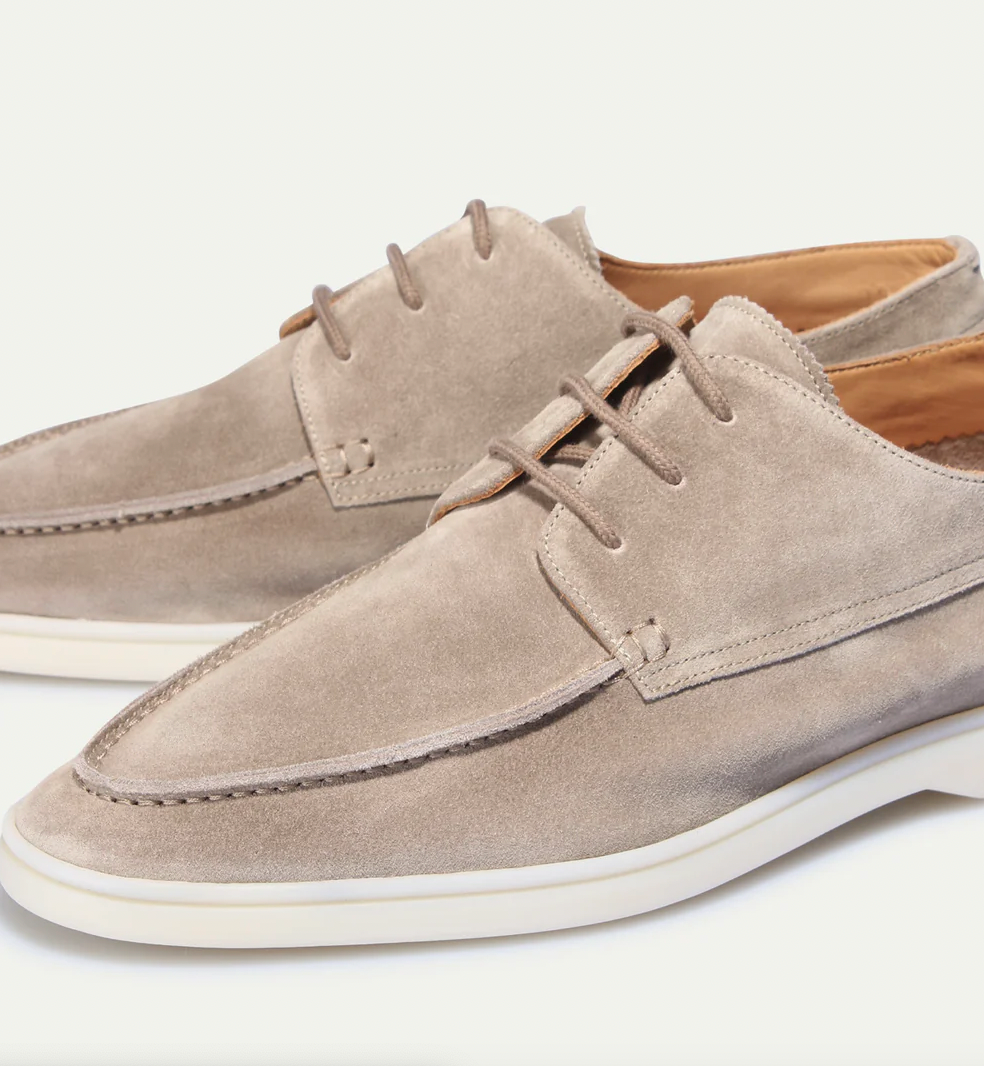 "Elegante Herren Loafer in Beige und Blau, stilvoll und bequem für Büro und Freizeit, hochwertig verarbeitet."