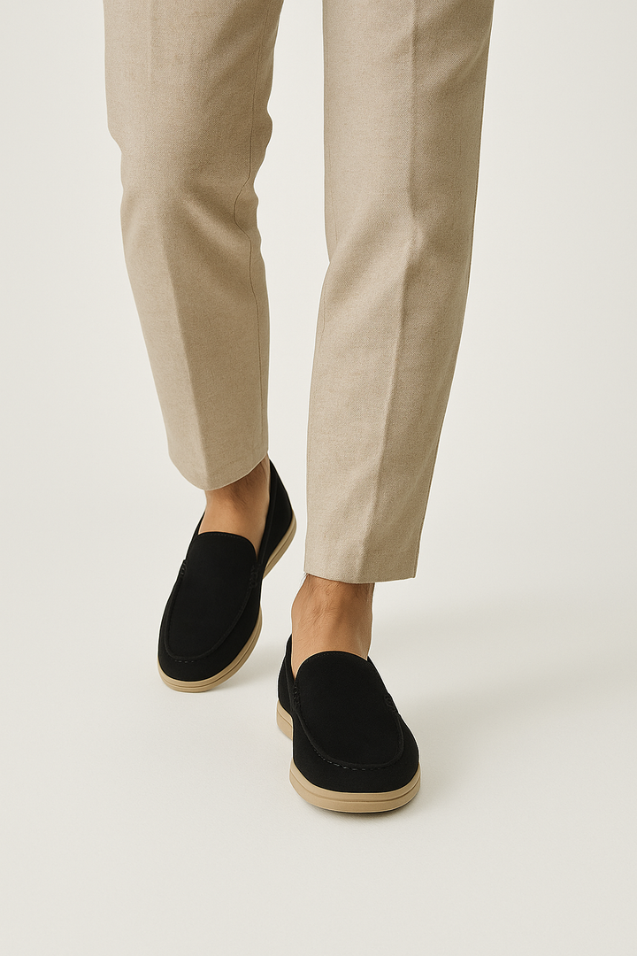 Elegante Herren-Wildleder-Slipper, Veloursleder, weiches Slip-on-Design, flexible Gummisohle, ideal für Casual-Looks.
