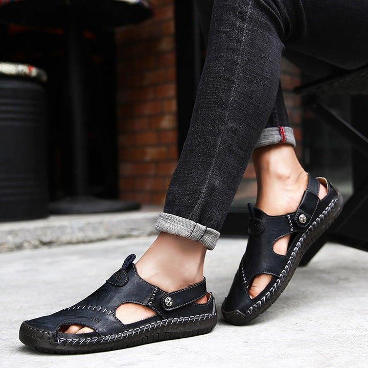 Elegante Herrensandalen aus weichem, atmungsaktivem Leder, ideal für Sommertragekomfort und stilvollen Auftritt.