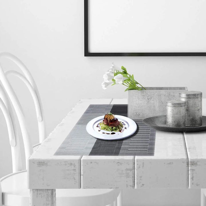 Elegante, hitzebeständige PVC-Tischsets in Streifenoptik, rutschfest, wasserfest, 30x45 cm, Braun/Silber.