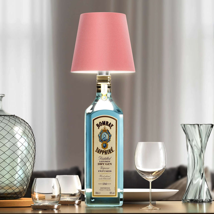 "Elegante LED-Lampe für Flaschen, kabellos, wiederaufladbar, erzeugt warmes Licht, ideal für nachhaltiges Wohndesign."
