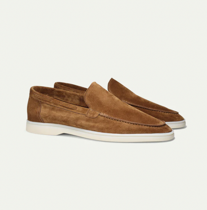 Elegante Luca Wildleder-Slipper in Taupe, Herren-Loafers, flexibles Design, komfortable Gummisohle, einfaches Slip-on.