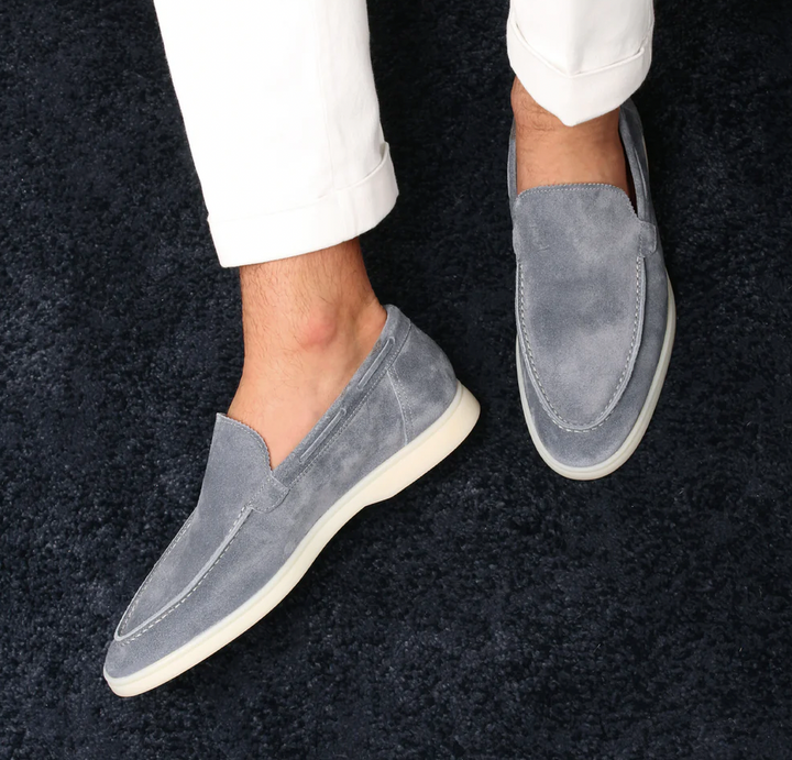 Elegante Luca Wildleder-Slipper in Taupe, Herren-Loafers, flexibles Design, komfortable Gummisohle, einfaches Slip-on.