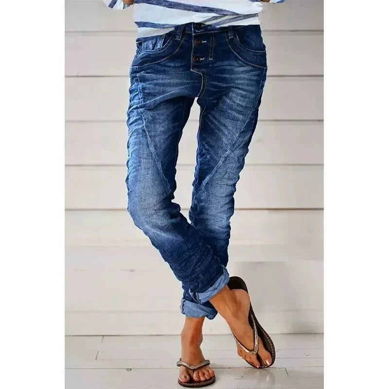 Elegante Stretch-Jeans in Dunkelblau, schlanke Passform, perfekte Kombination aus Stil und Komfort, vielseitig tragbar.