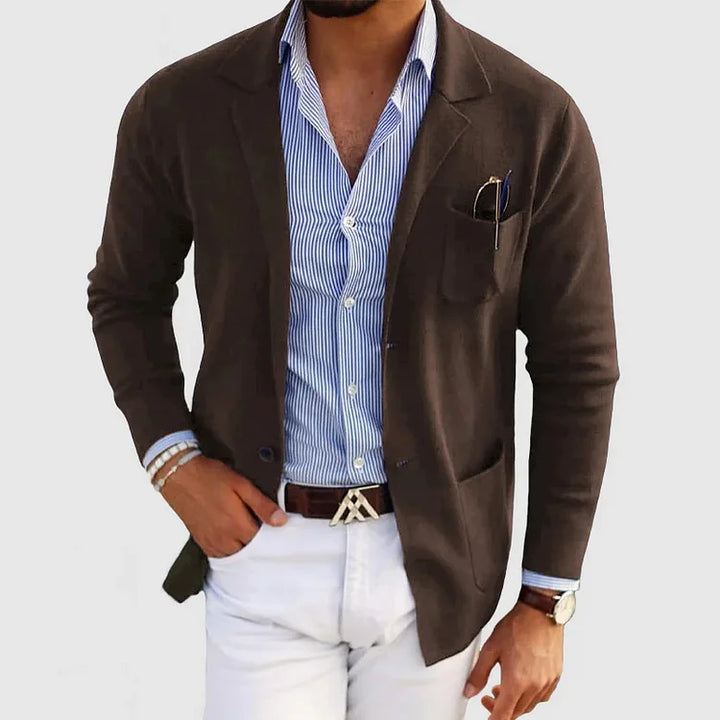 Elegante Strickjacke für Herren, braun, mit Reverskragen und Knöpfen, perfekt für Büro- und Alltagslook.