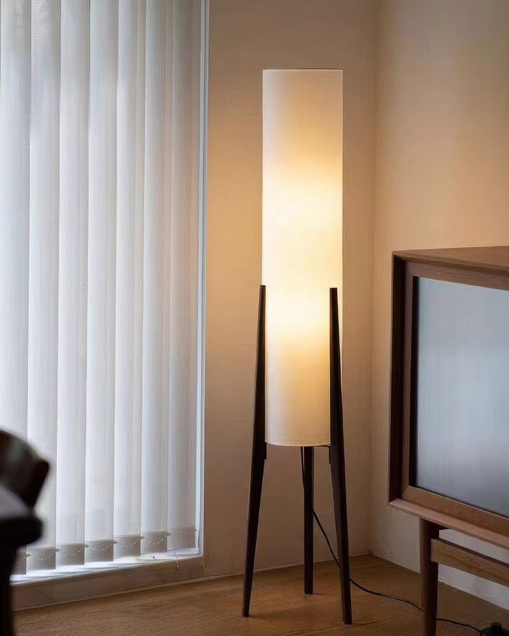 "Elegante Walnuss Stehlampe aus Massivholz mit LED und Stoffschirm, modernes Design, warmes und dreifarbiges Licht"