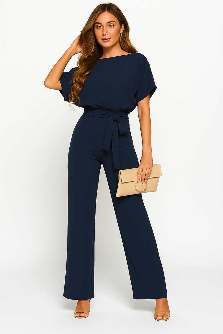 Eleganter Damen-Jumpsuit mit verstellbarem Krawatten-Gürtel und fließendem Stoff für stilvolle Anlässe und Freizeit.