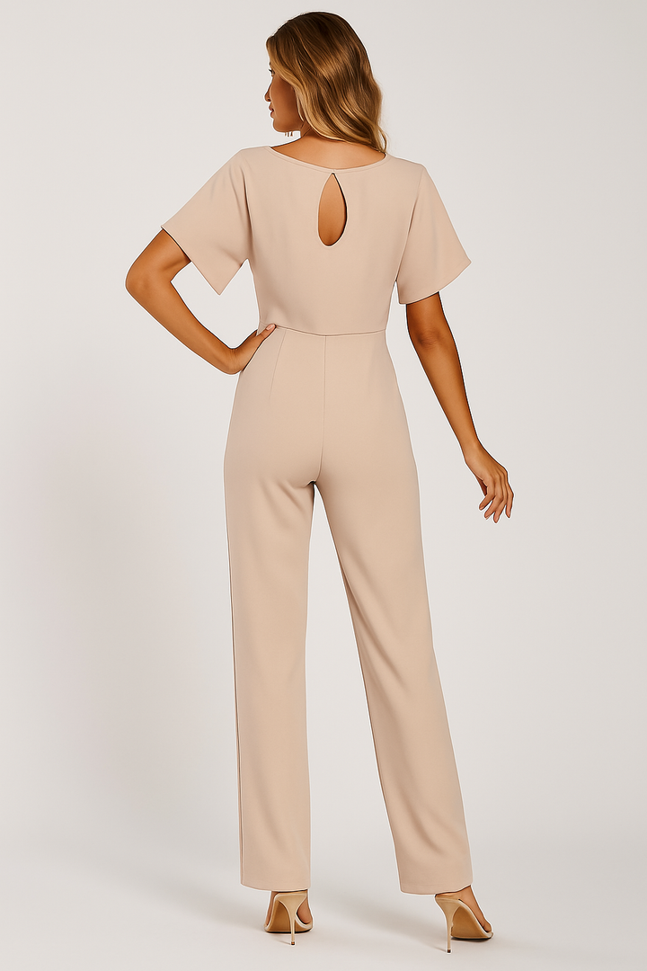 Eleganter Damen-Jumpsuit mit verstellbarem Krawatten-Gürtel und fließendem Stoff für stilvolle Anlässe und Freizeit.