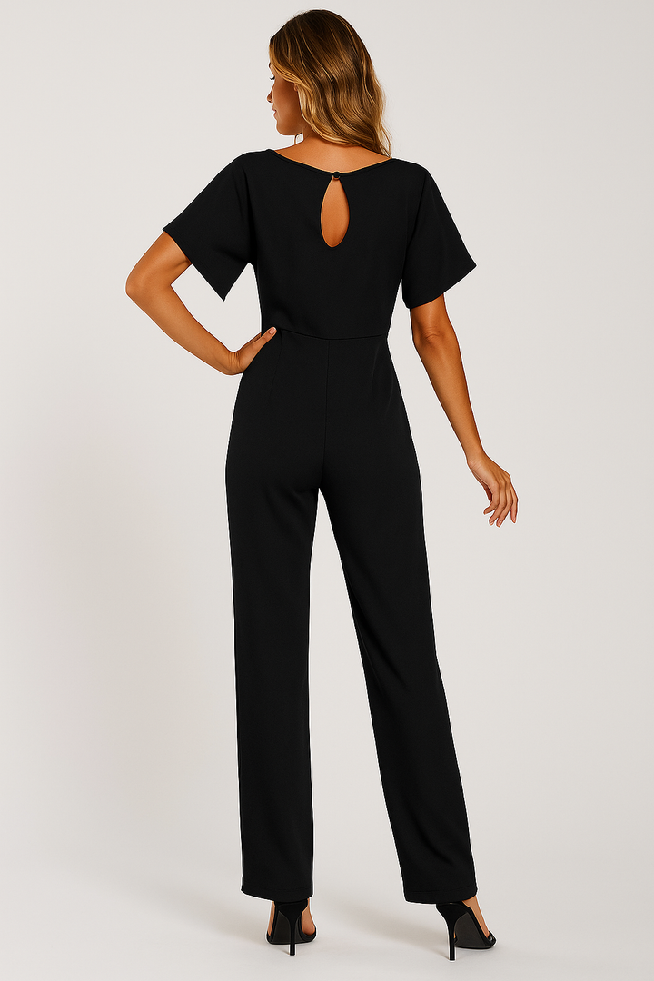 Eleganter Damen-Jumpsuit mit verstellbarem Krawatten-Gürtel und fließendem Stoff für stilvolle Anlässe und Freizeit.