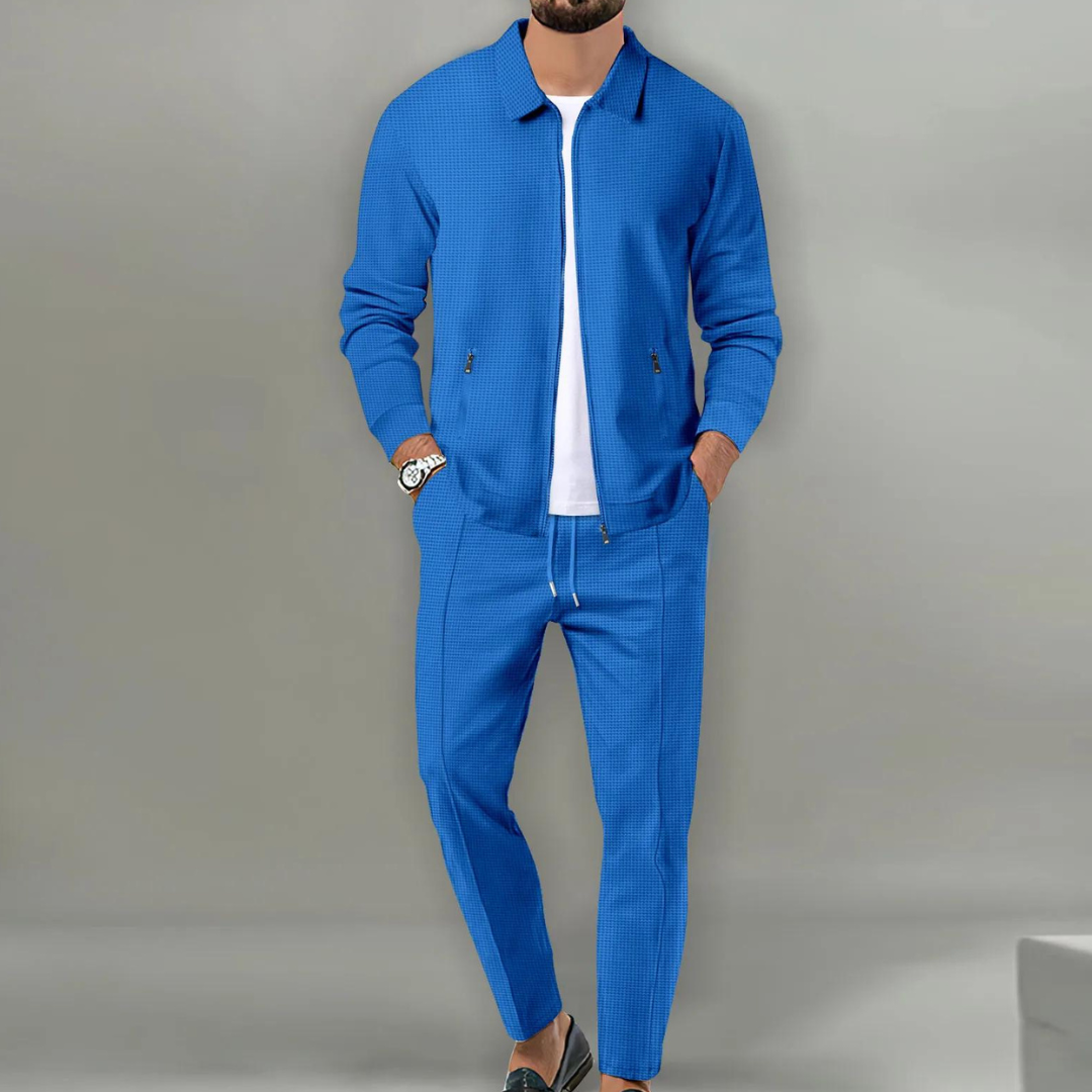"Eleganter Freizeitanzug für Damen, klassisches Design, zeitlos, helle Farbe, hochwertige Passform für vielseitige Anlässe."