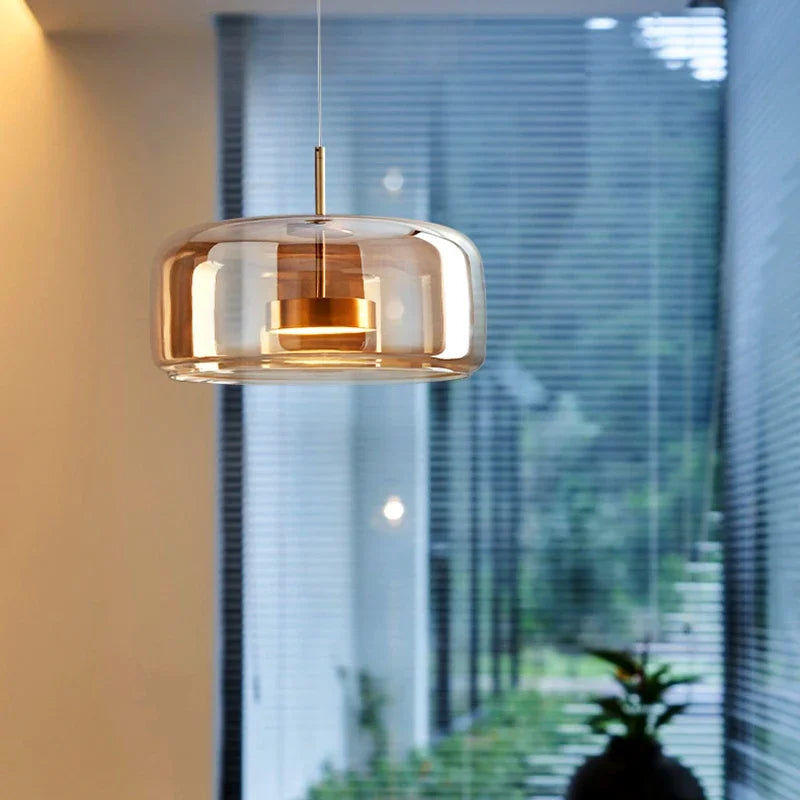 "Eleganter Glas-Kuppel-Kronleuchter, dimmbare Deckenlampe; modernes Glasdesign, warmes Licht für Wohnzimmer."