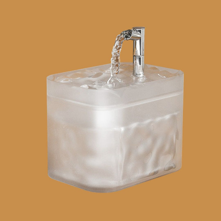 "Eleganter Haustier Trinkbrunnen in modernem Design mit leiser Pumpe und BPA-freiem Material, ideal für frisches Wasser."