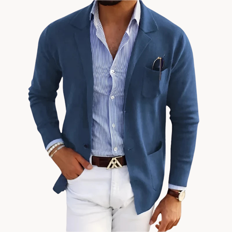 "Eleganter Herren Blazer in Marineblau, maßgeschneidert mit schmalem Revers, ideal für formelle und legere Anlässe."