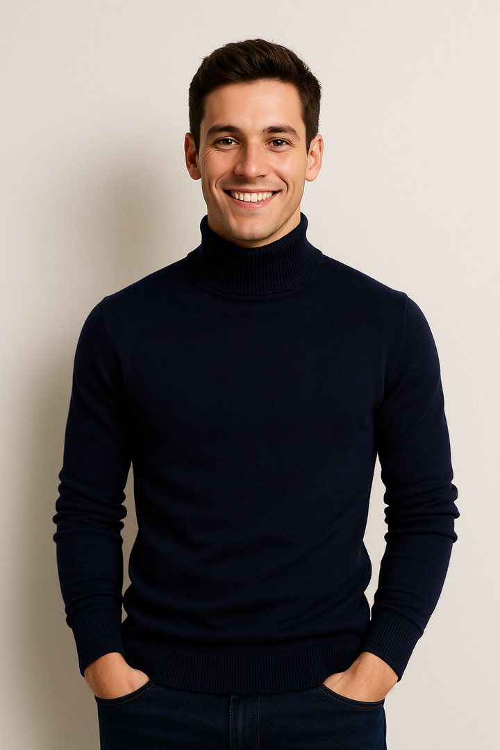 Eleganter Herren-Rollkragenpullover aus Feinstrick, weiches Material, schmale Passform, modisch für kühle Tage geeignet.