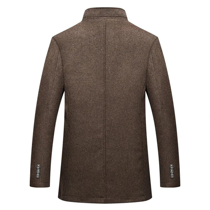 Eleganter Herren Wollmantel mit Stehkragen, Knopfverschluss und schlanker Passform in klassischem Design für Winterkomfort.