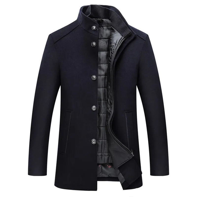 Eleganter Herren Wollmantel mit Stehkragen, Knopfverschluss und schlanker Passform in klassischem Design für Winterkomfort.