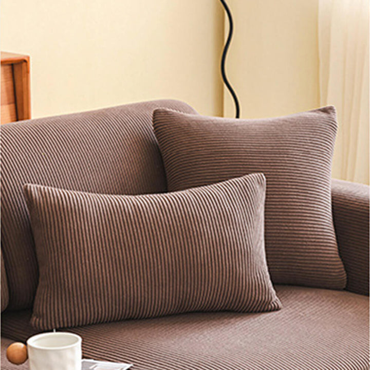 Eleganter kratzfester Cord-Sofabezug mit Jacquard-Streifen, elastisch und rutschfest, maschinenwaschbar für einfachen Schutz.