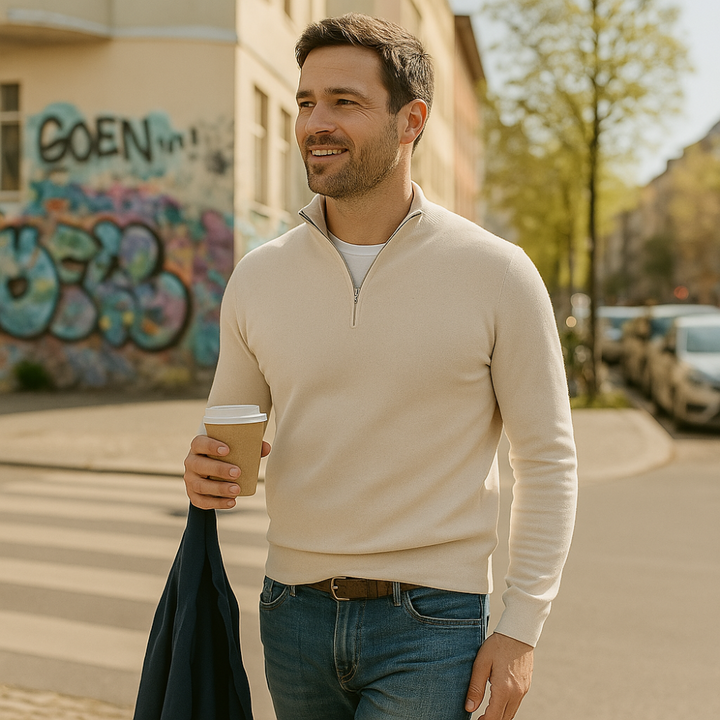 "Eleganter Merino Herrenpullover mit V-Ausschnitt und Reißverschluss, aus atmungsaktiver Merinowolle in stilvollem Design"
