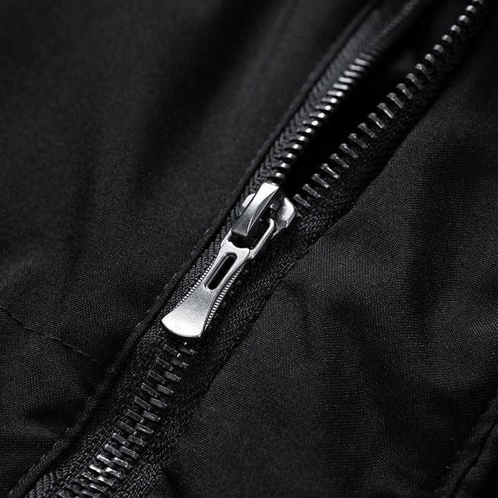 Eleganter, wasserdichter Herren Parka mit Kapuze in Dunkelblau, ideal für stilvollen Winterschutz. Perfekt für jedes Wetter.