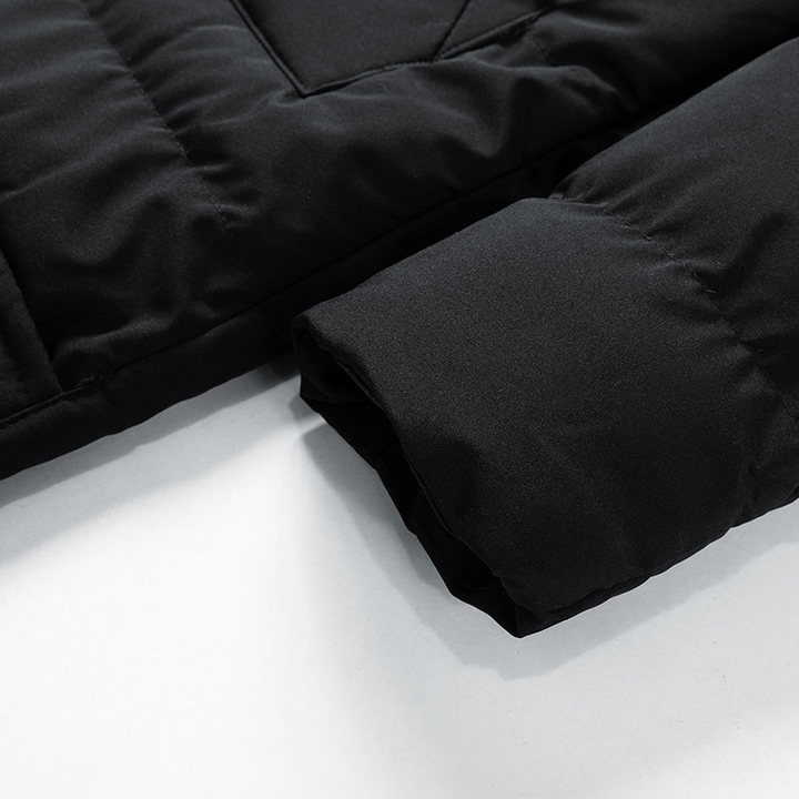 Eleganter, wasserdichter Herren Parka mit Kapuze in Dunkelblau, ideal für stilvollen Winterschutz. Perfekt für jedes Wetter.