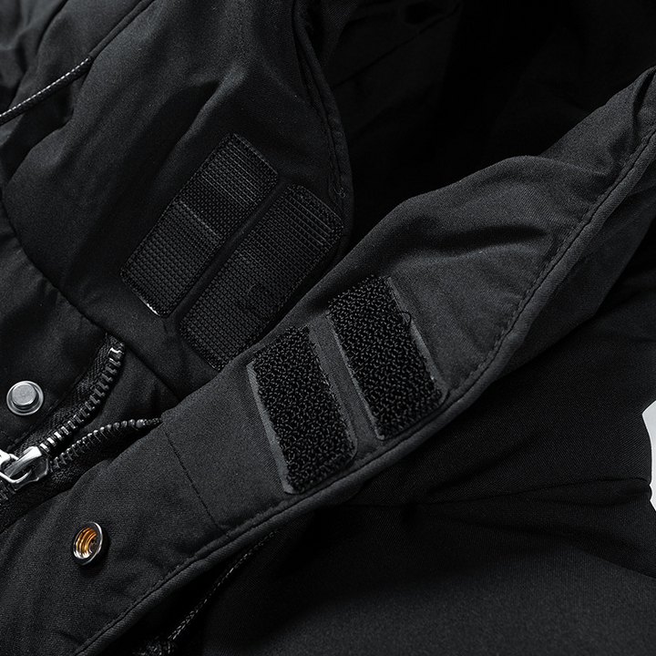 Eleganter, wasserdichter Herren Parka mit Kapuze in Dunkelblau, ideal für stilvollen Winterschutz. Perfekt für jedes Wetter.