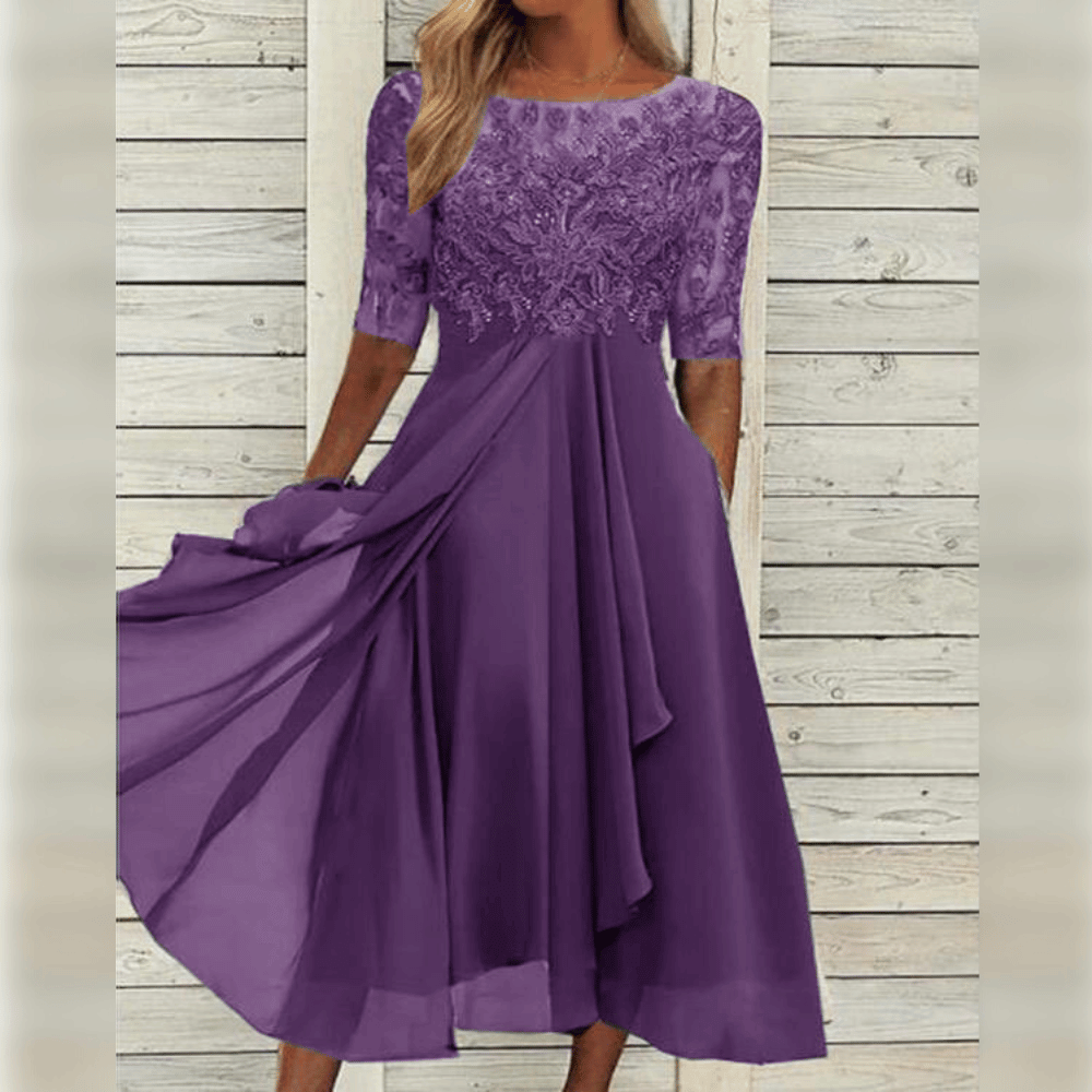 Elegantes Baumwoll-Maxikleid, schicke Silhouette, fließender Stoff, ideal für besondere Anlässe und elegante Auftritte.