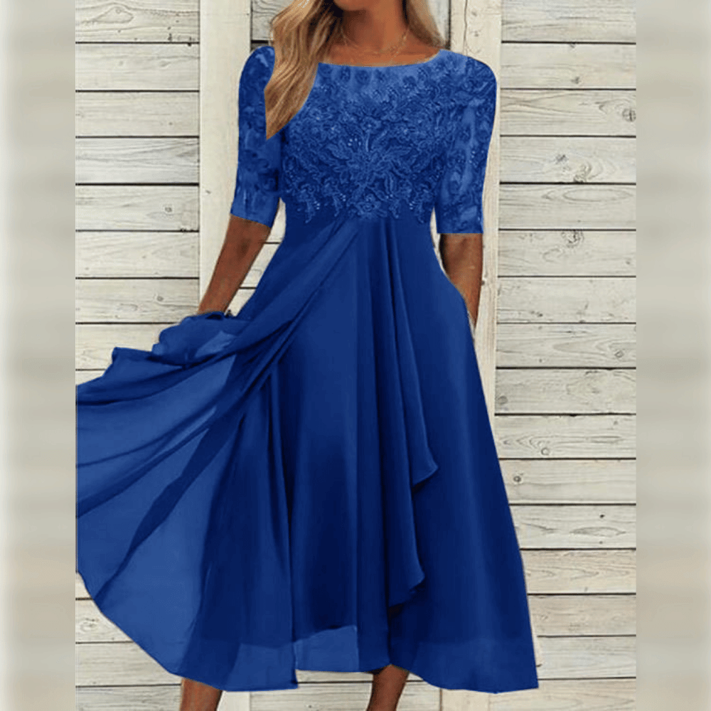 Elegantes Baumwoll-Maxikleid, schicke Silhouette, fließender Stoff, ideal für besondere Anlässe und elegante Auftritte.