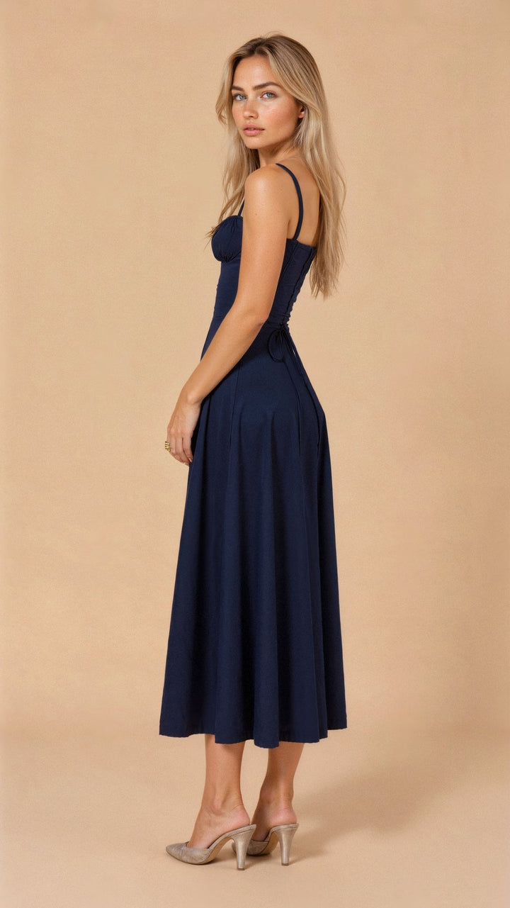 Elegantes Midikleid mit Korsett-Design, betont Taille, fließender Rock. Perfekt für elegante Anlässe in Blau, Rosa, Schwarz.