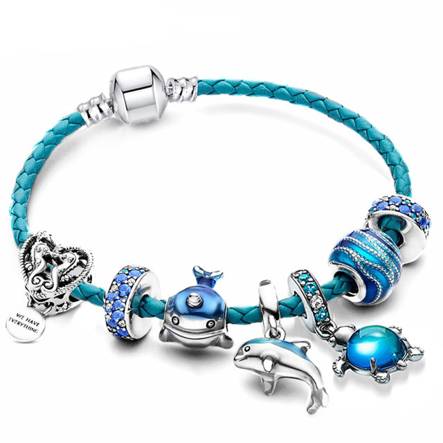 "Elegantes Ocean Breeze Armband aus Leder und Silber mit maritimen Motiven, ideal für stilvolle Frauenaccessoires."