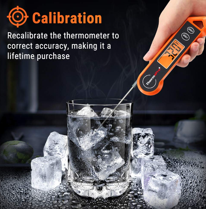 Elektronisches Küchenthermometer mit faltbarer Sonde, beleuchtetem Display und wasserdichtem Gehäuse für präzise Messung.