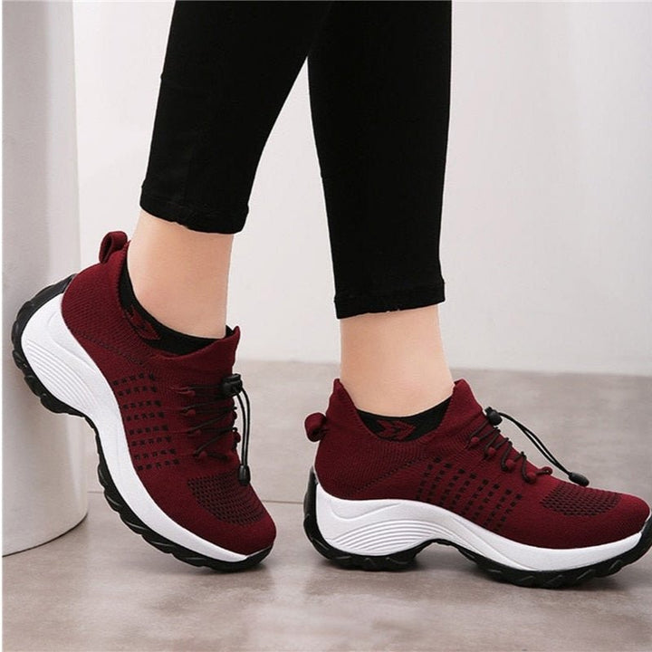"Ergonomische Damen-Sneaker, atmungsaktiv, stilvoll, in Himmelblau; ideal für ganztägigen Komfort und Schmerzlinderung."