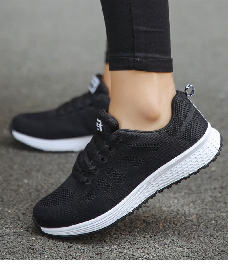 "Ergonomische Damen Sneaker, leicht, atmungsaktiv, mit extra großer Sohle, ideal für Komfort und stilvolle Freizeitlooks."