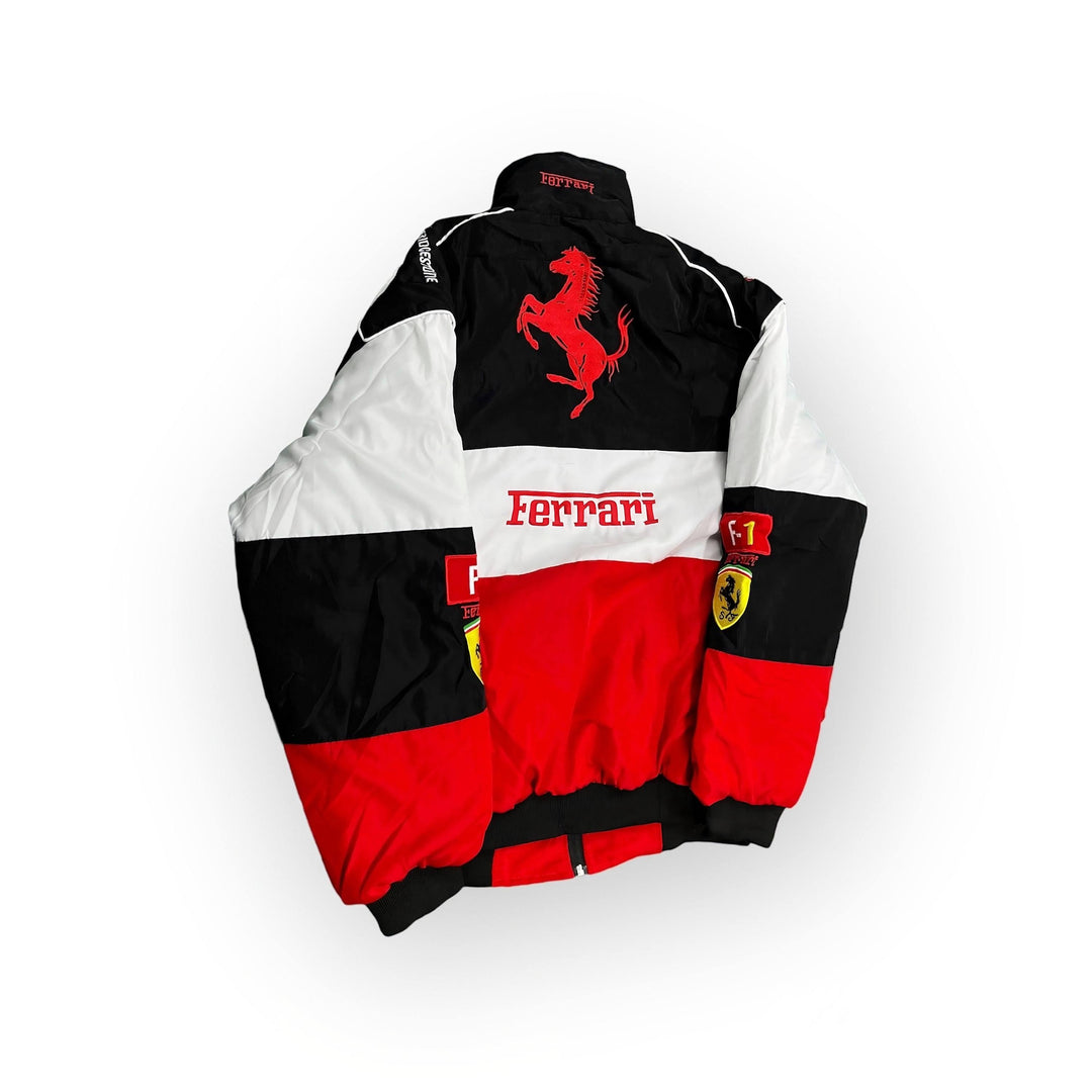 "Exklusive vintage Unisex-Jacke mit zeitlosem Design, hochwertige Materialien, ideal für einen eleganten, urbanen Auftritt."