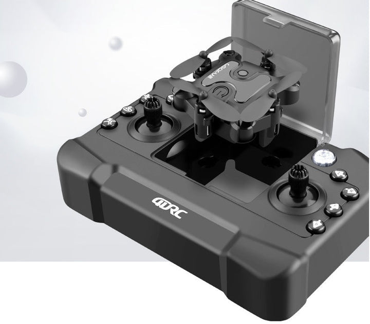 "Faltbare Mini Drohne 4K in Flugposition, HD Kamera für beeindruckende Luftaufnahmen, kompakt und perfekt für Reisen."