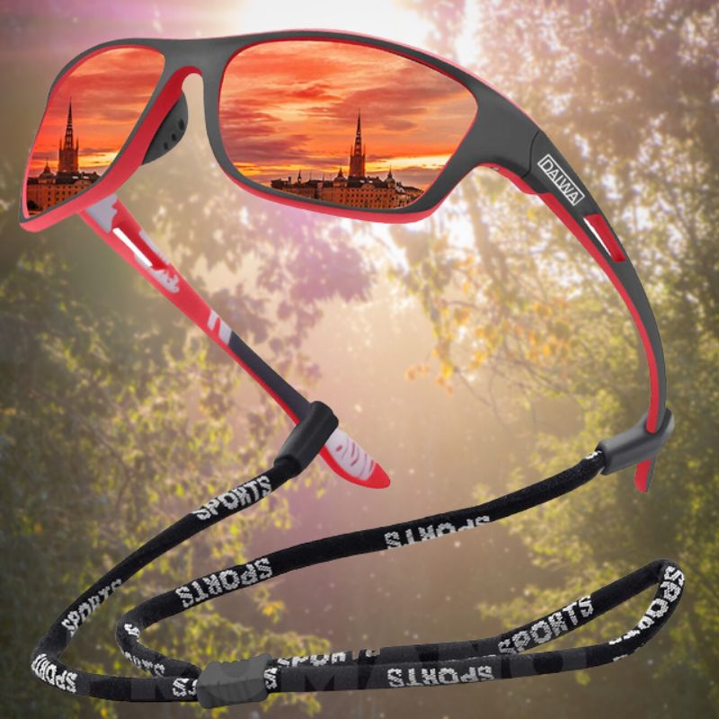 Sportsonnenbrille mit rotem Rahmen und verspiegelten Gläsern, Sonnenuntergangsreflexion, Outdoor.