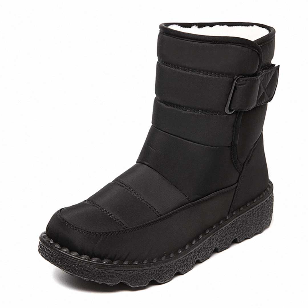 Frontalansicht der wasserdichten, rutschfesten Damen Schneestiefel für winterlichen Schutz und Komfort.