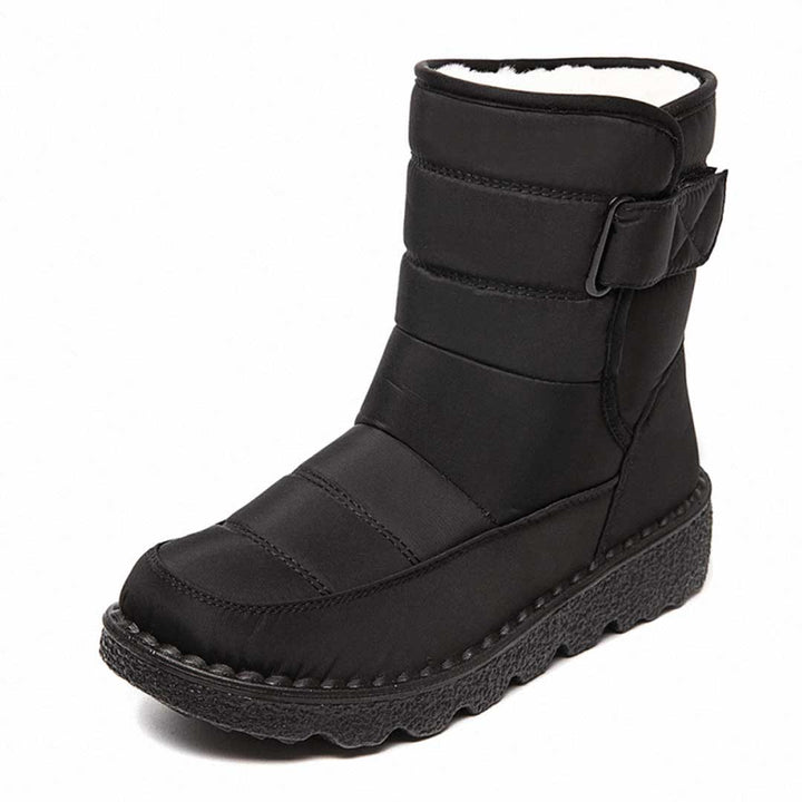 Frontalansicht der wasserdichten, rutschfesten Damen Schneestiefel für winterlichen Schutz und Komfort.