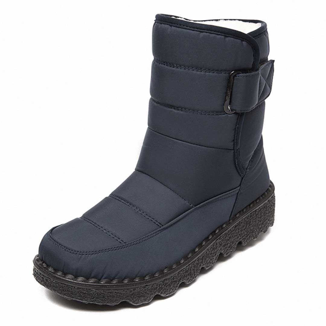 Frontalansicht der wasserdichten, rutschfesten Damen Schneestiefel für winterlichen Schutz und Komfort.