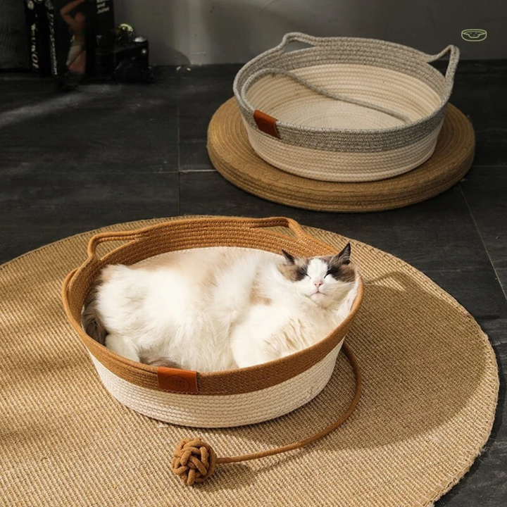 "Gemütliches handgewebtes Baumwollseil-Katzenbett mit hohen Seitenwänden in neutralen Farben für ultimativen Komfort."