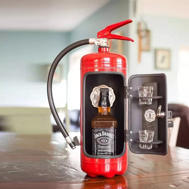 Getränkezubehör im Feuerlöscher-Design, ideal für Flaschenaufbewahrung, rot und kreativ - perfekter Hingucker für die Bar.