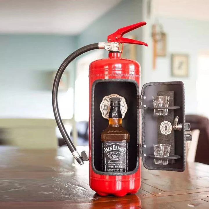 Getränkezubehör im Feuerlöscher-Design, ideal für Flaschenaufbewahrung, rot und kreativ - perfekter Hingucker für die Bar.