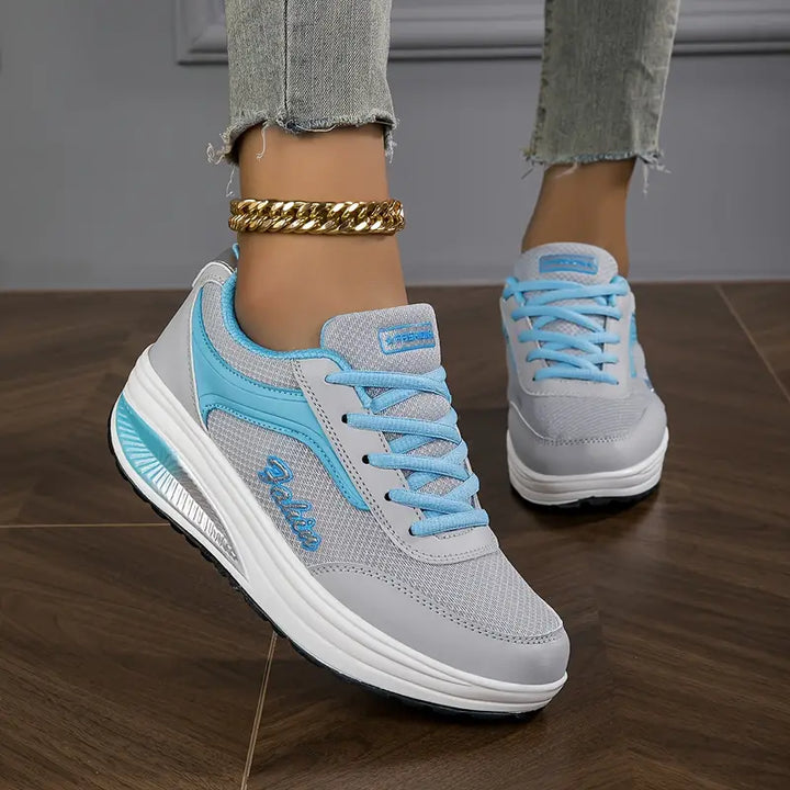 Graue und blaue Damen-Sneaker, atmungsaktiv, mit Keilabsatz, ideal für Freizeit und Sport.
