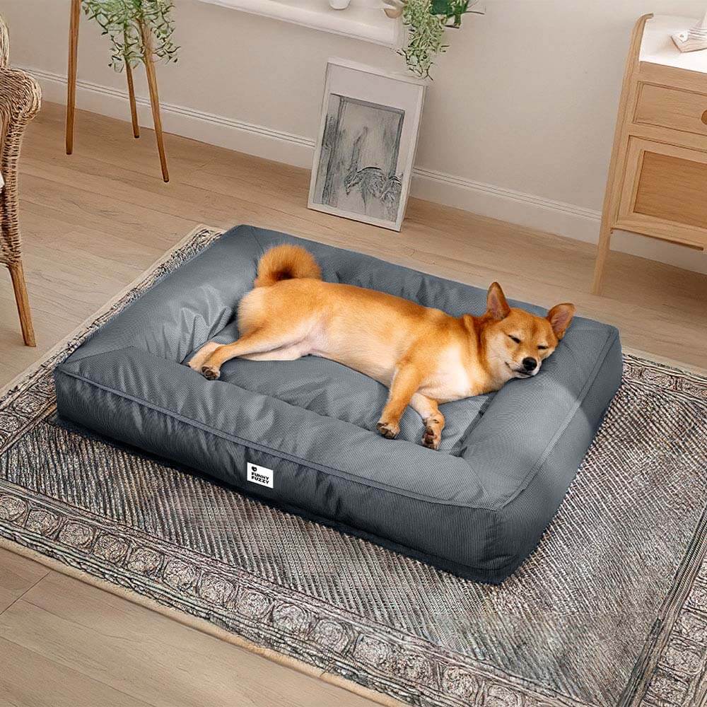 "Großes orthopädisches Hundebett, wasserdicht. Gemütliches Design mit robustem, kratzfestem Bezug und stützender Umrandung."