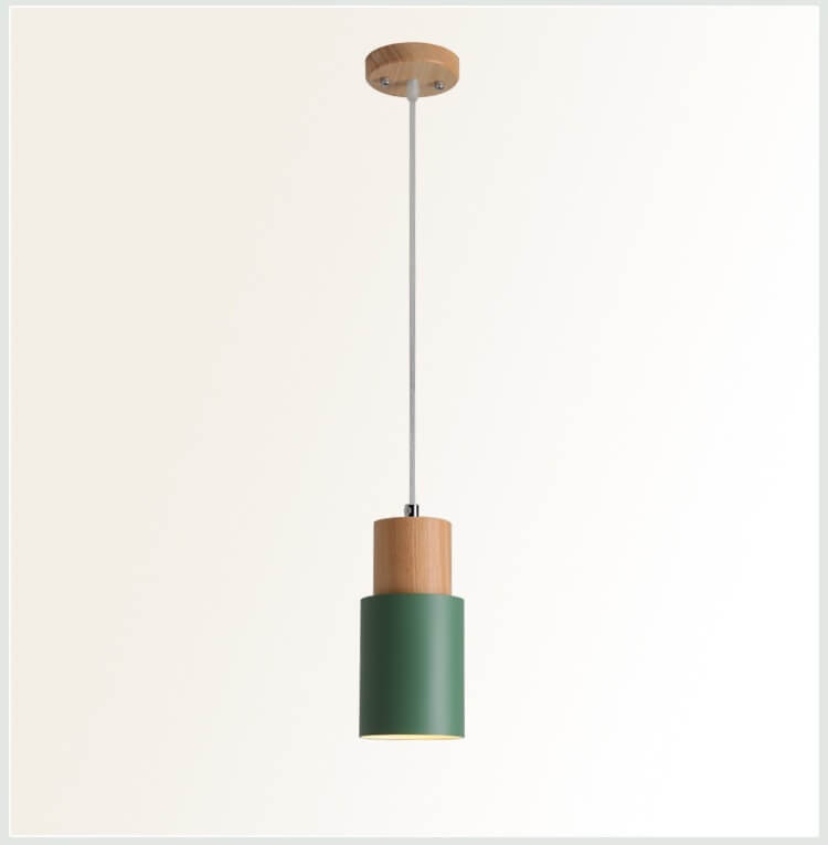 Grüne Pendelleuchte aus Holz und Metall, skandinavisches Design, moderne Innenbeleuchtung.