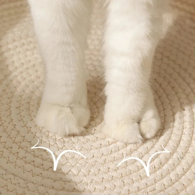 Handgewebtes Katzenbett aus Baumwolle, ergonomisch, in verschiedenen Farben für stilvolles Wohnen und natürlichen Komfort.