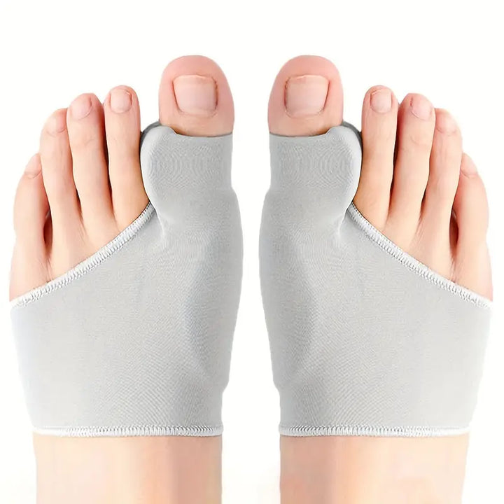 Hautfarbener Hallux Valgus Korrektor für Jugendliche, diskret und atmungsaktiv, bietet schmerzlindernden Komfort im Alltag.