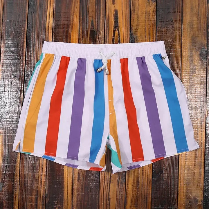 "Herren Badeshorts mit Streifenmuster, elastischer Bund, blau-weiß, ideal für Strand und Pool"