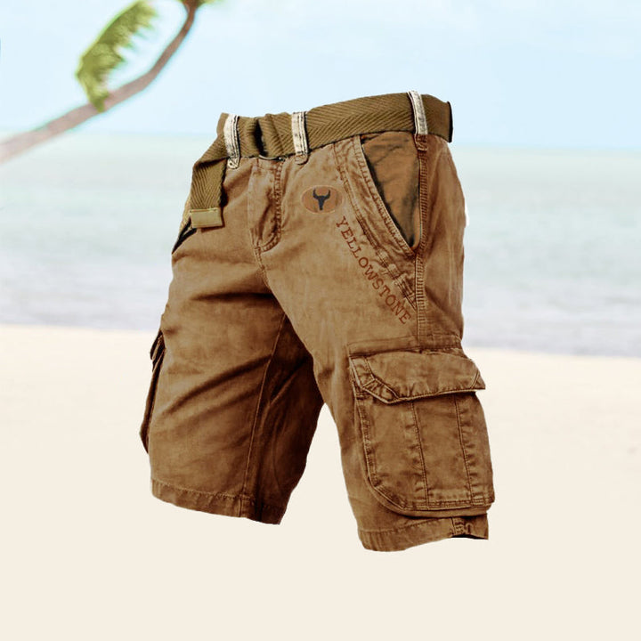 "Herren Cargo-Shorts in Khaki mit zahlreichen Taschen, ideal für Outdoor-Aktivitäten und bequem für Abenteuer im Freien."