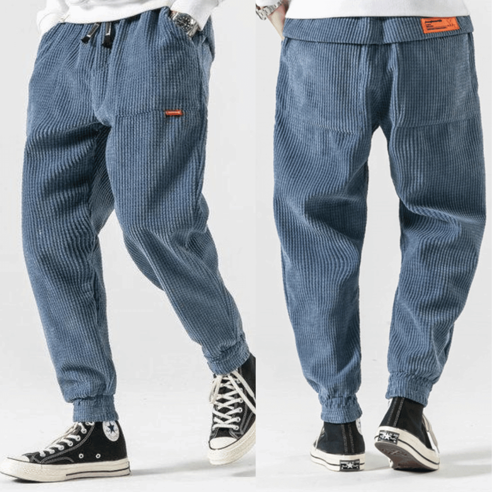 "Herren Cordhose, zeitloses Design, classic gray, hoher Komfort und stilvoller Look für Büro und Freizeit."