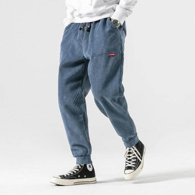 "Herren Cordhose, zeitloses Design, classic gray, hoher Komfort und stilvoller Look für Büro und Freizeit."